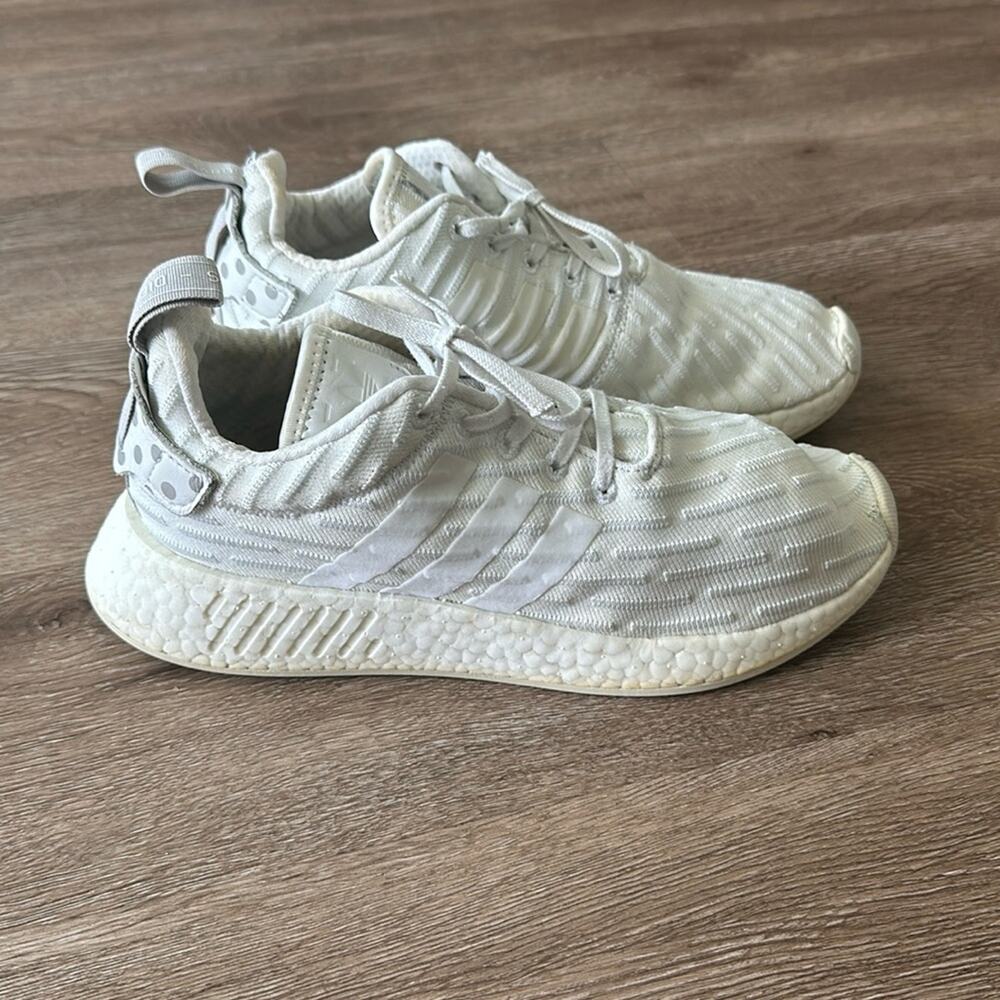 Adidas NMD R2 Primeknit Vintage White‎ Sneakers Size 9 Polka Dot